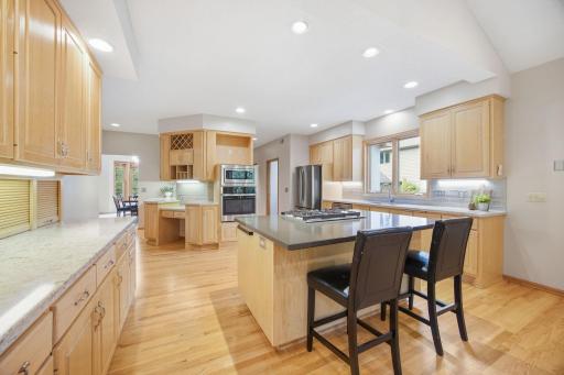 4320 Vinewood Lane N, Minneapolis, MN 55442