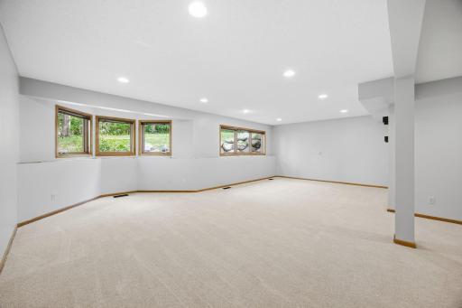 4320 Vinewood Lane N, Minneapolis, MN 55442
