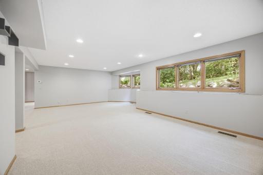 4320 Vinewood Lane N, Minneapolis, MN 55442