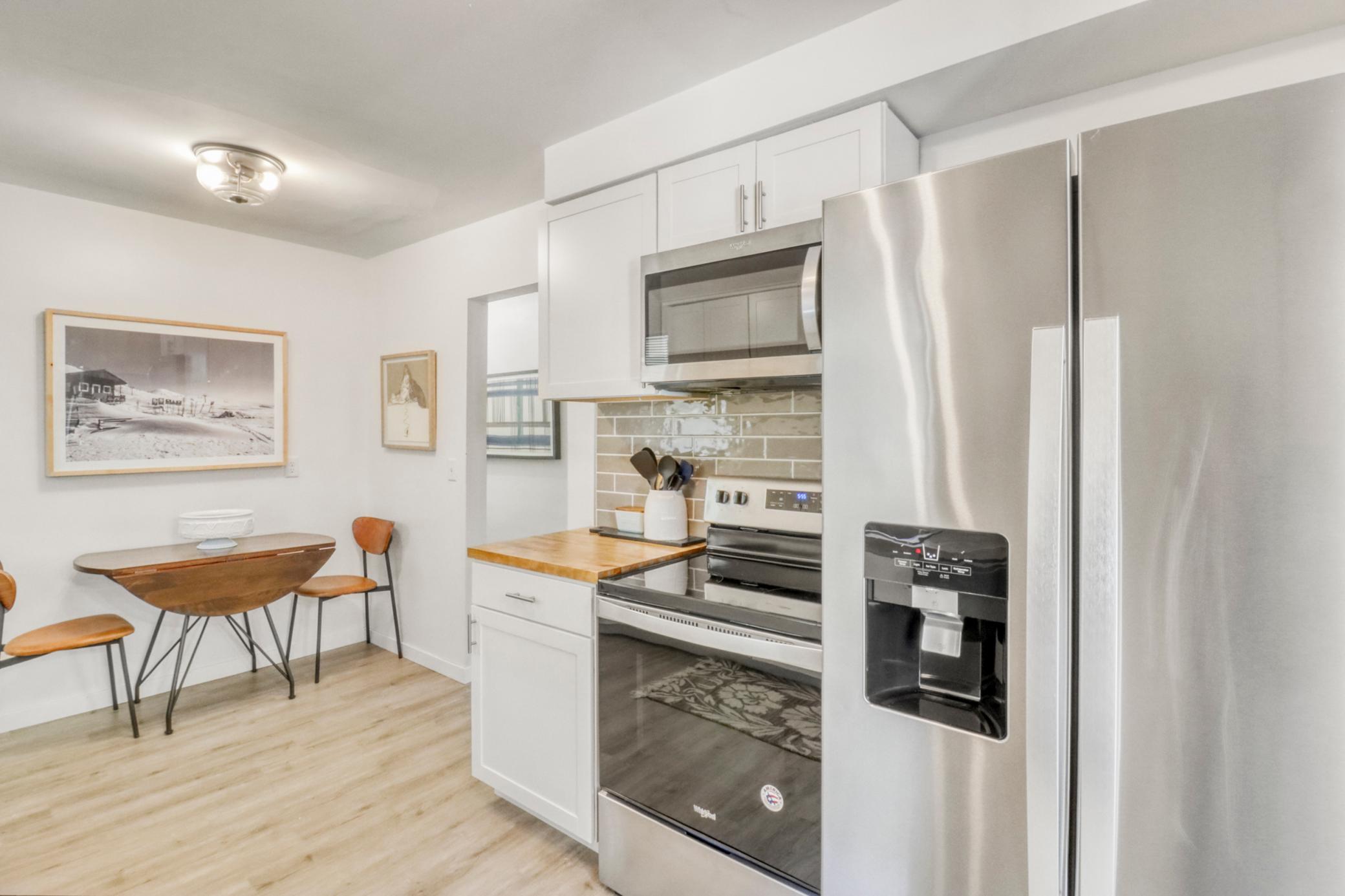Kitchen1_4.JPG