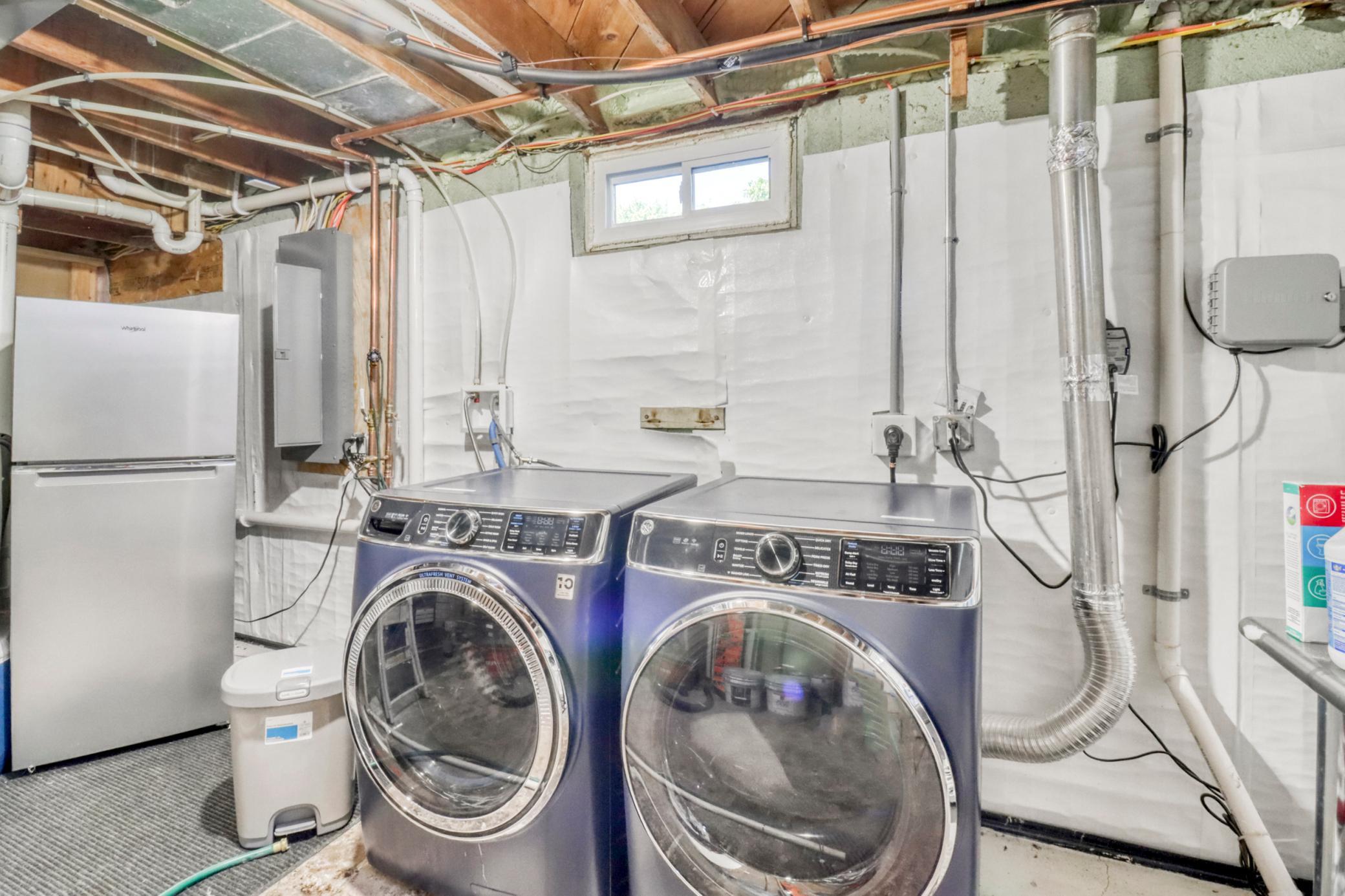 Laundry1_1.JPG