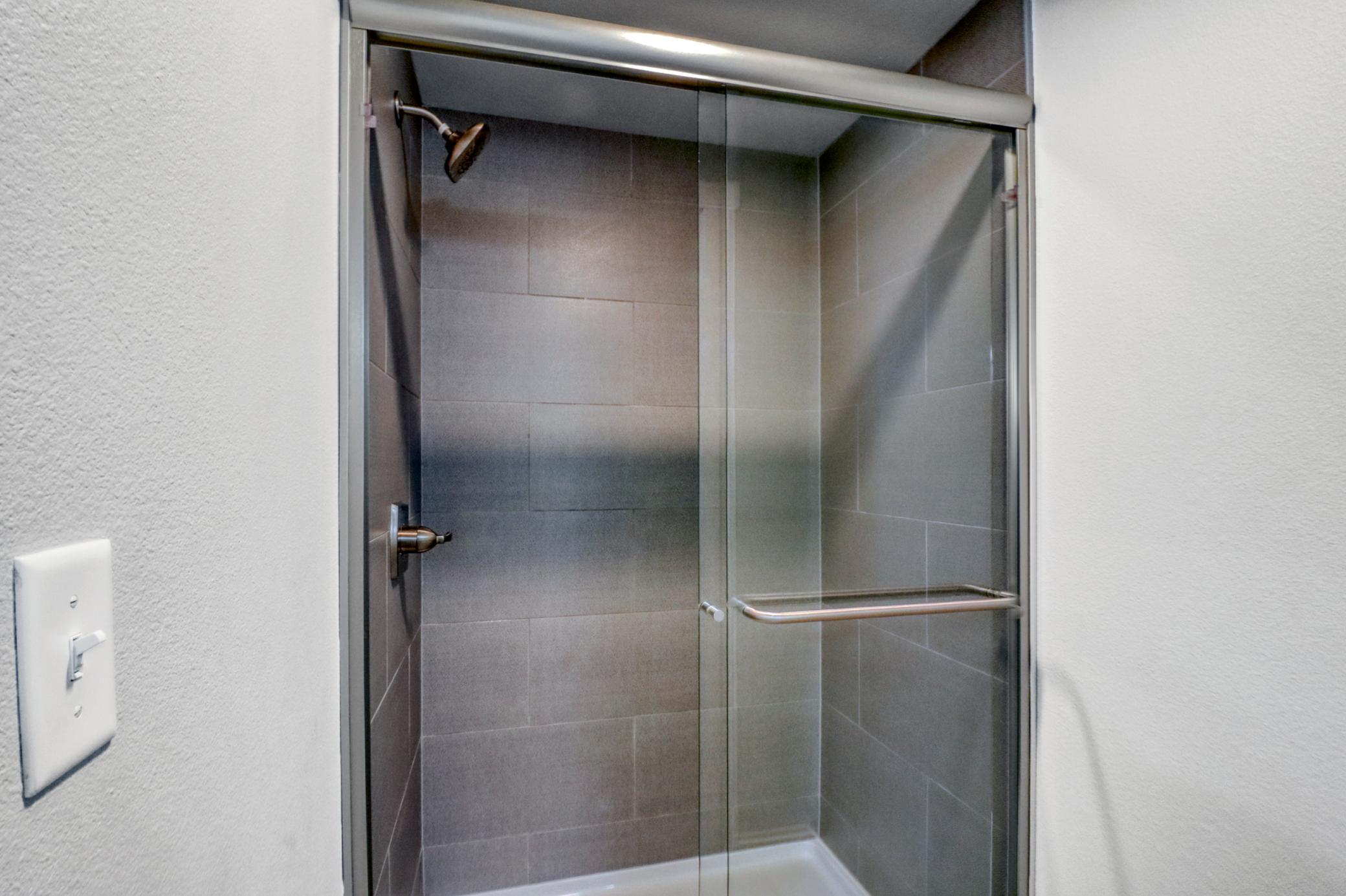Basement Bathroom1_3.JPG
