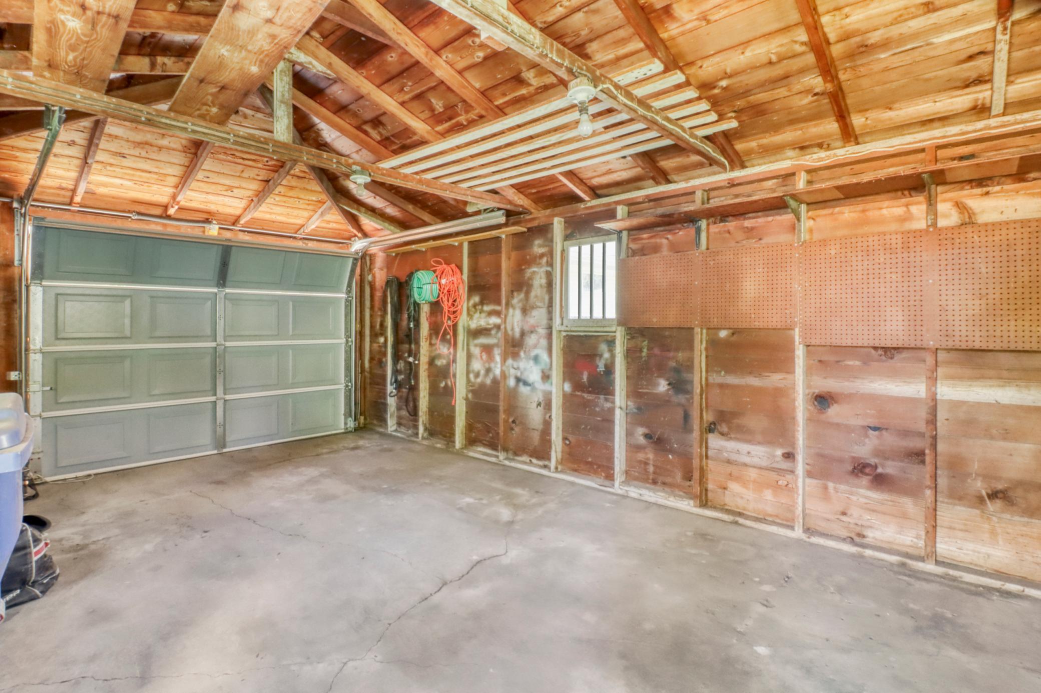 Garage1_2.JPG