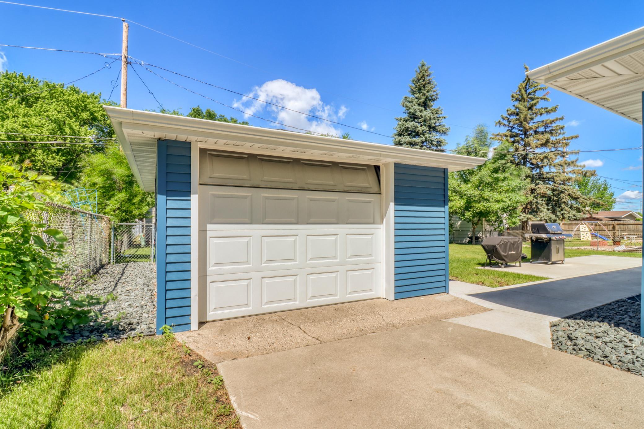Garage_exterior.JPG