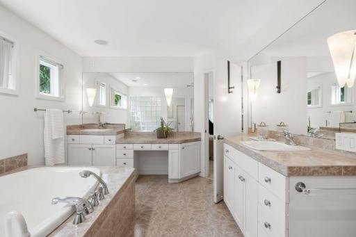 5429 Vining Point Road, Minnetonka, MN 55345