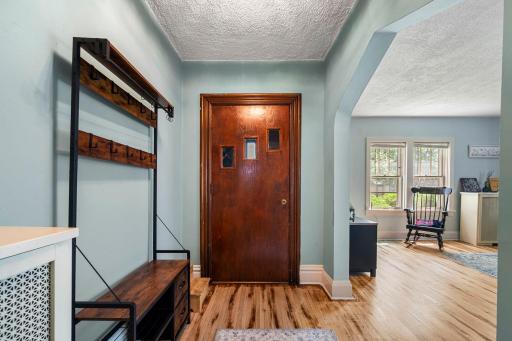 665 5th Street E, Saint Paul, MN 55106