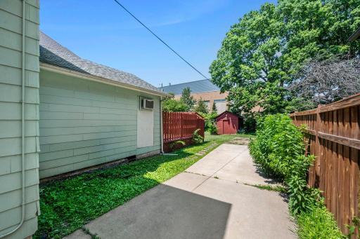 665 5th Street E, Saint Paul, MN 55106