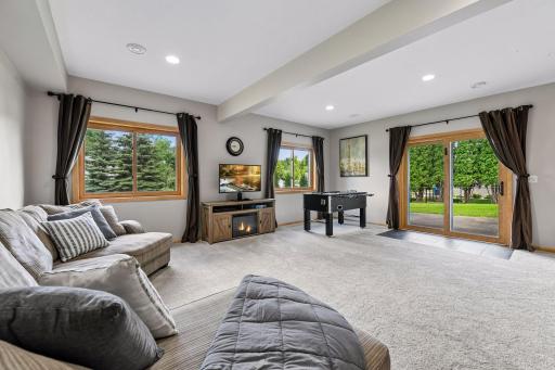 Ideal walkout on this home to fenced in yard and great space to enjoy year-round. Open flow to this space.