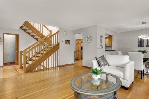 14463 Stewart Lane, Minnetonka, MN 55345