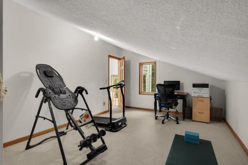 14463 Stewart Lane, Minnetonka, MN 55345