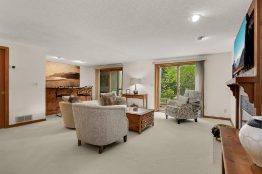 14463 Stewart Lane, Minnetonka, MN 55345