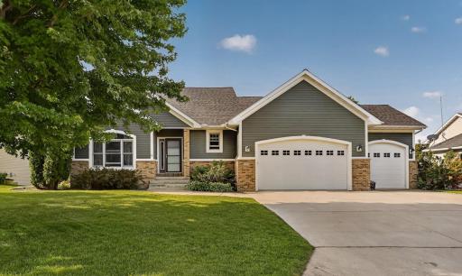 1415 Cottage Lane SE, Owatonna, MN 55060