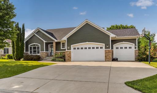 1415 Cottage Lane SE, Owatonna, MN 55060