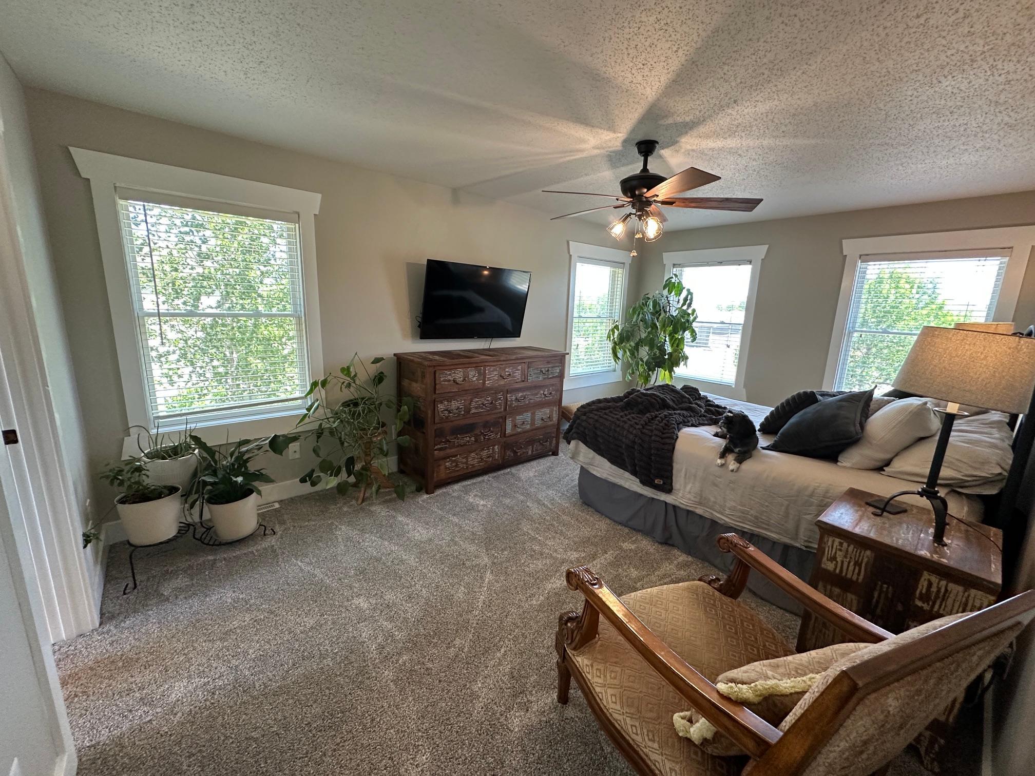 Upstairs primary bedroom