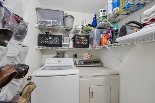 21-web-or-mls-Knox Ave 707-S1606-021.jpg