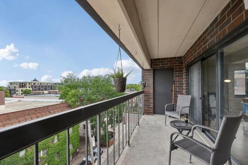 26-web-or-mls-Knox Ave 707-S1606-026.jpg