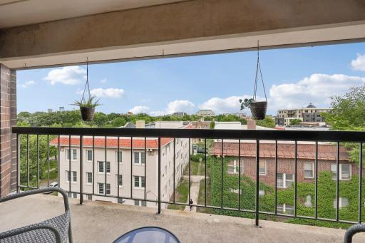 27-web-or-mls-Knox Ave 707-S1606-027.jpg