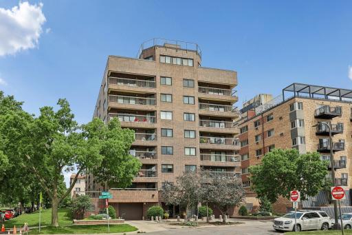 4-web-or-mls-Knox Ave 707-S1606-004.jpg