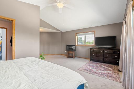 59-web-or-mls-1065-barney-st.jpg