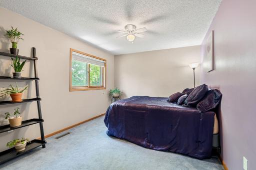 63-web-or-mls-1065-barney-st.jpg