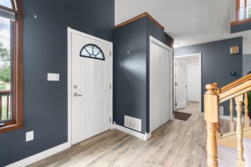 36-web-or-mls-1065-barney-st.jpg