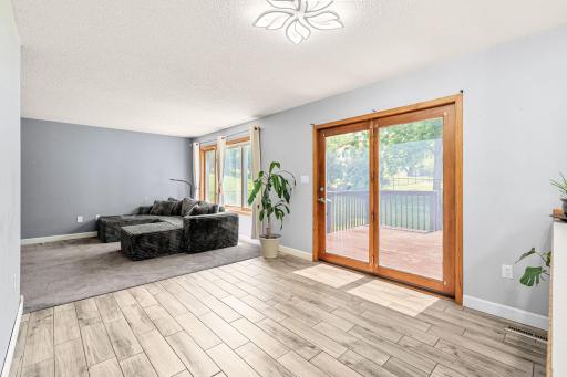 47-web-or-mls-1065-barney-st.jpg