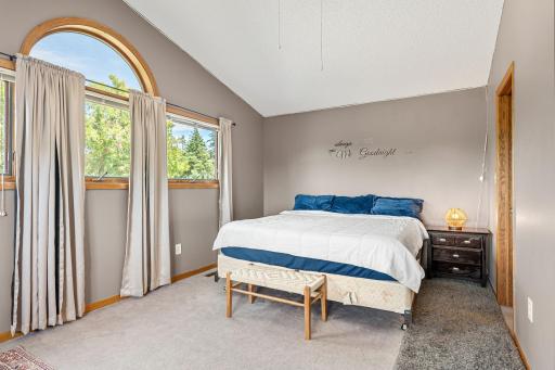 57-web-or-mls-1065-barney-st.jpg