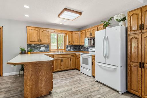 42-web-or-mls-1065-barney-st.jpg