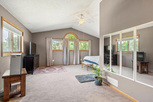 55-web-or-mls-1065-barney-st.jpg