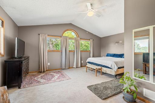 56-web-or-mls-1065-barney-st.jpg