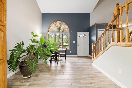 40-web-or-mls-1065-barney-st.jpg