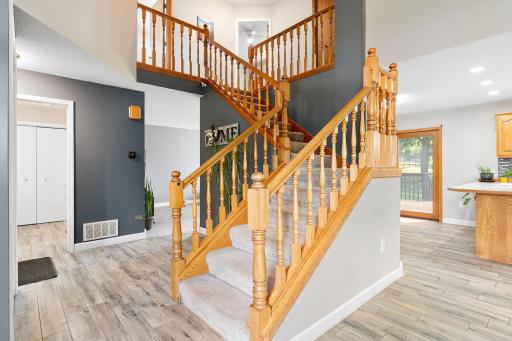 38-web-or-mls-1065-barney-st.jpg