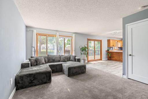 51-web-or-mls-1065-barney-st.jpg