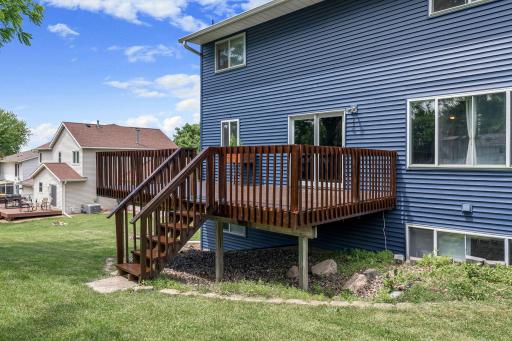 30-web-or-mls-1065-barney-st.jpg