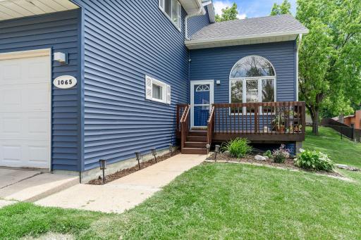 25-web-or-mls-1065-barney-st.jpg