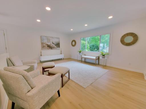 3949 Winnetka Avenue N, Minneapolis, MN 55427