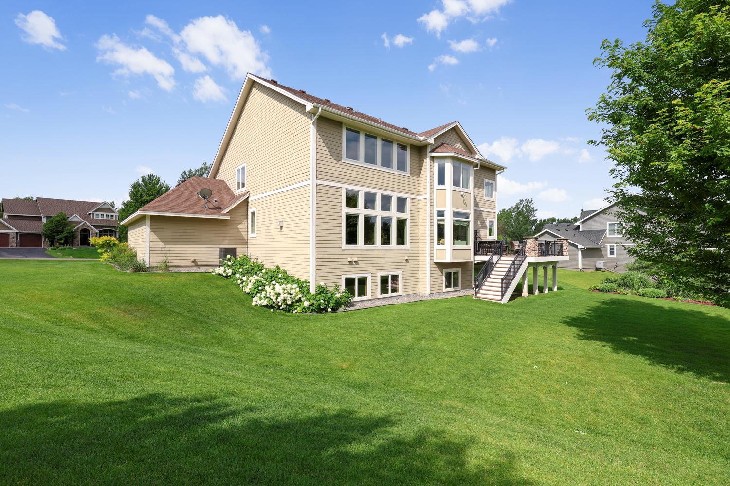 Lovely backyard with plenty of space to make it your own
