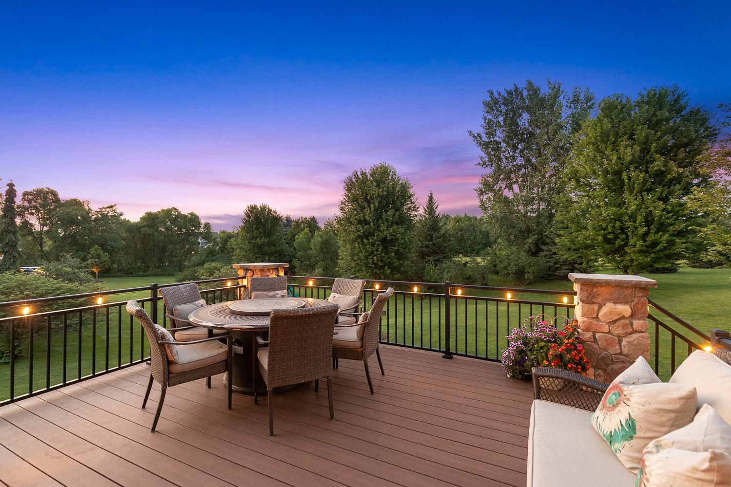 The patio and backyard are simply breathtaking. Maintenance free decking and aluminum railings.