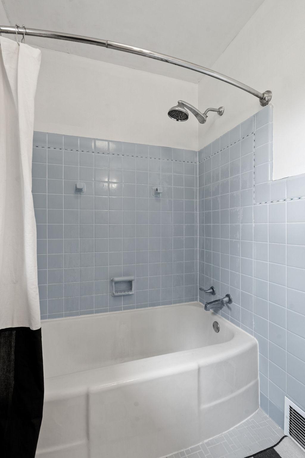 54-web-or-mls-620 Oak St-54.jpg