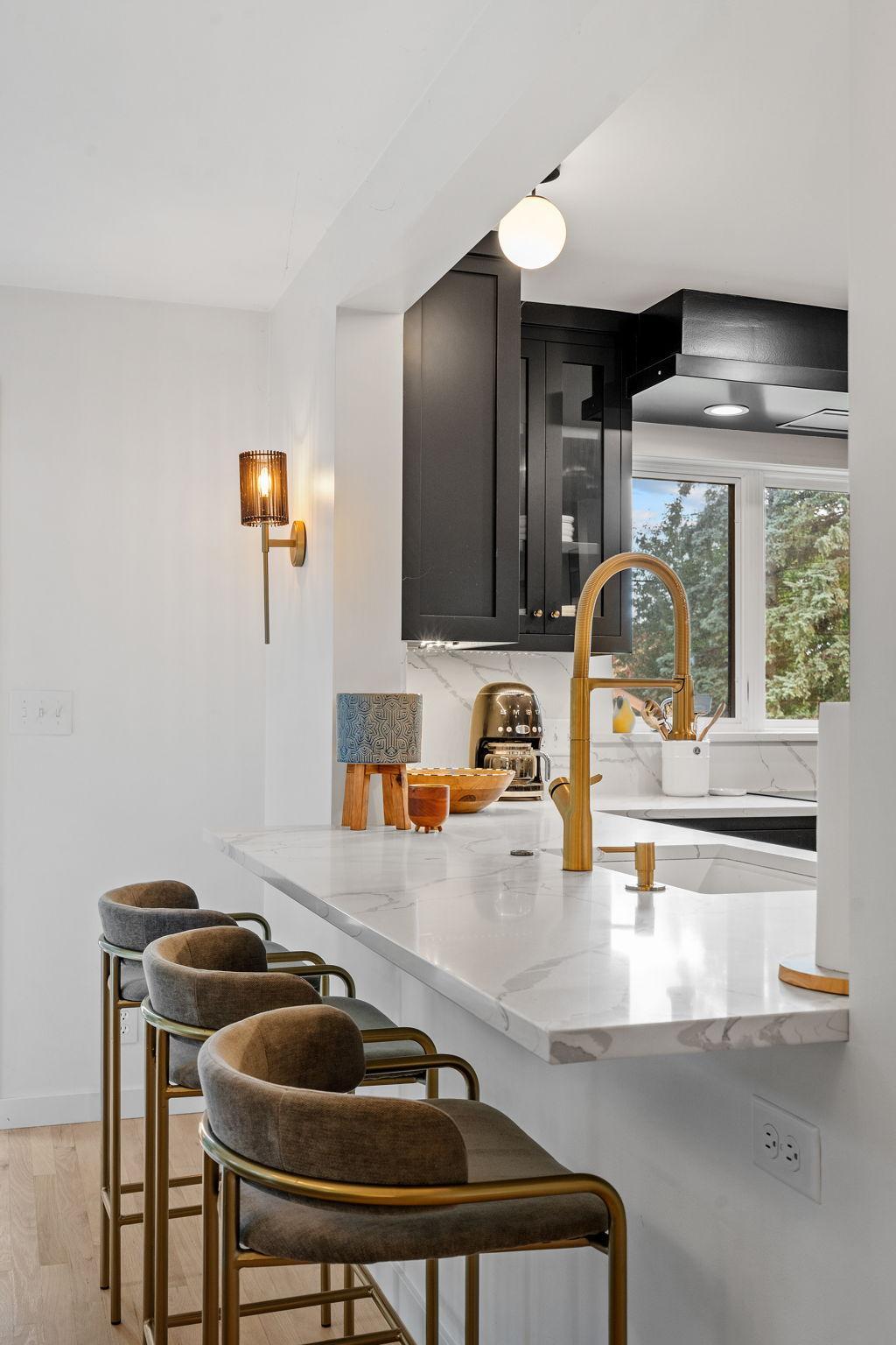 36-web-or-mls-620 Oak St-36.jpg