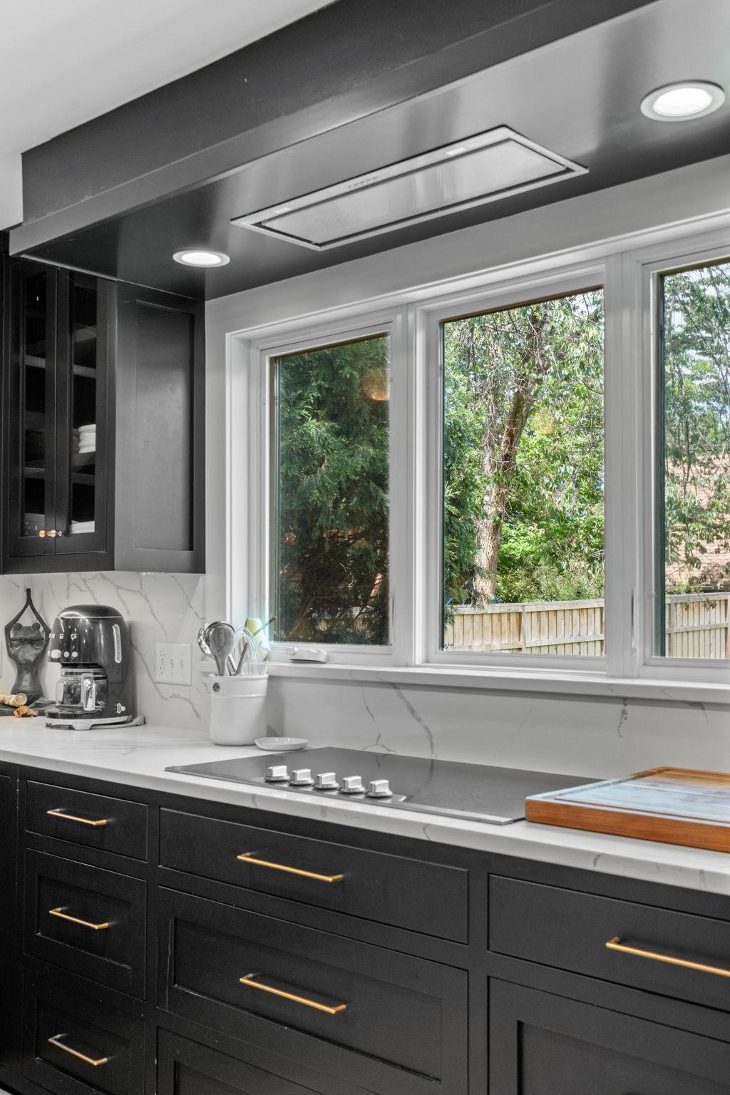 44-web-or-mls-620 Oak St-44.jpg