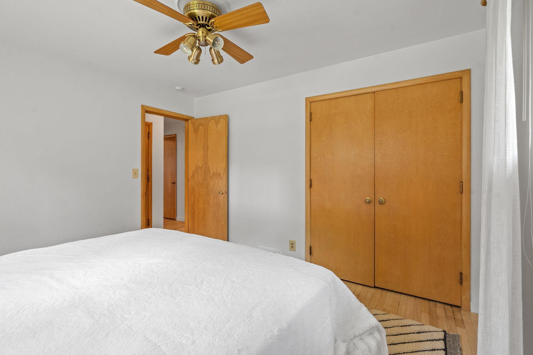 48-web-or-mls-620 Oak St-48.jpg