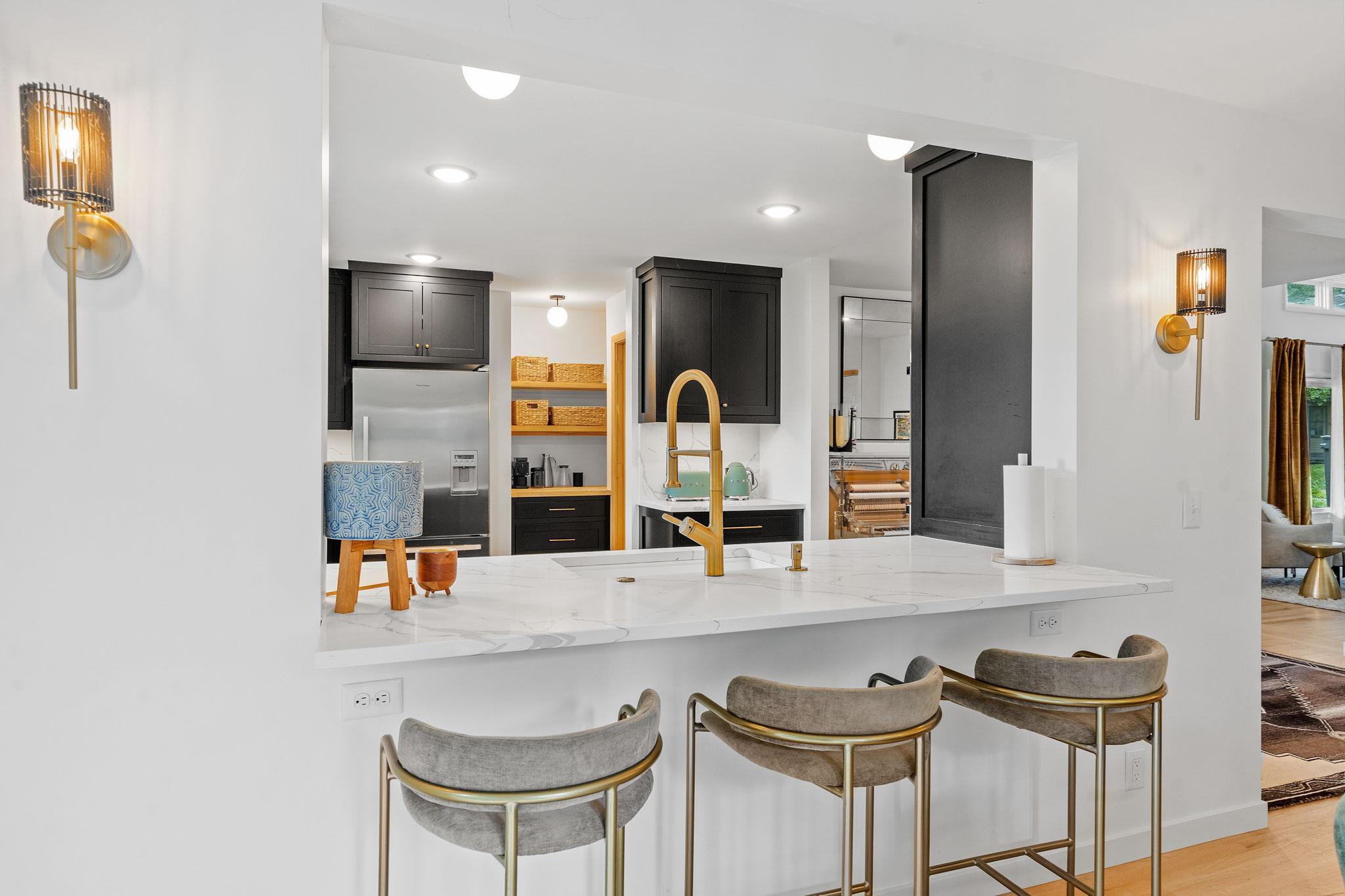 35-web-or-mls-620 Oak St-35.jpg