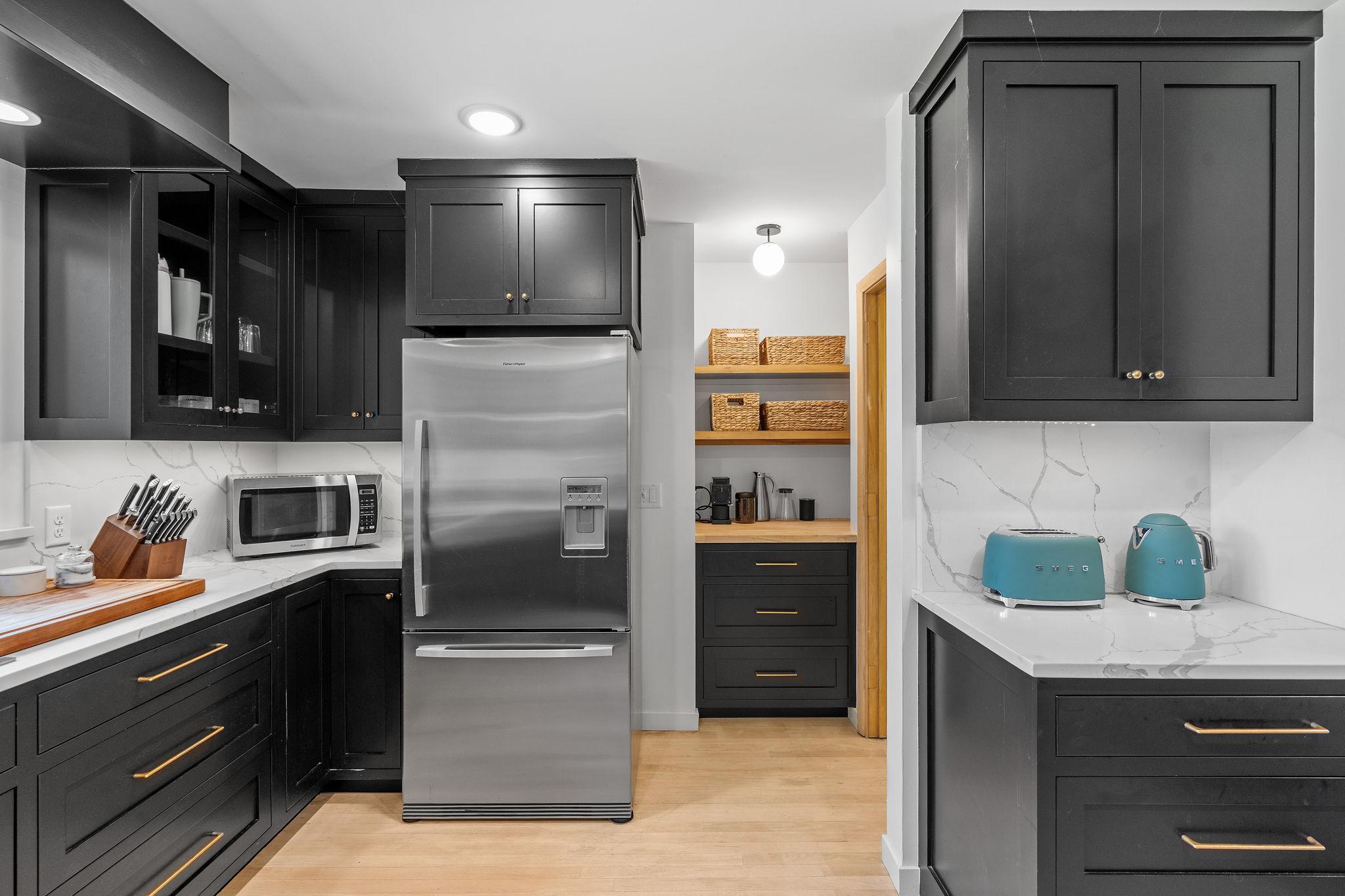 43-web-or-mls-620 Oak St-43.jpg