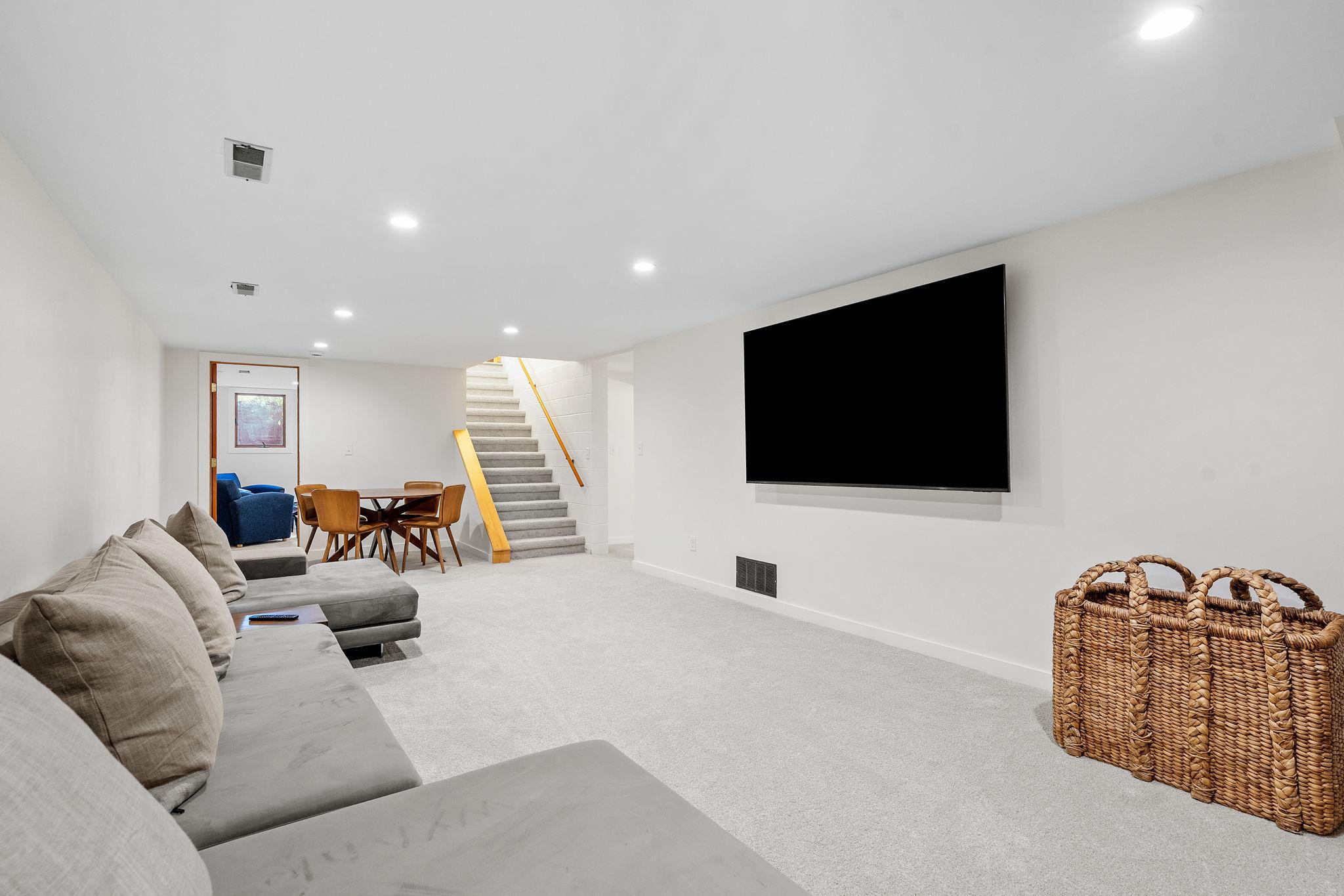 58-web-or-mls-620 Oak St-58.jpg
