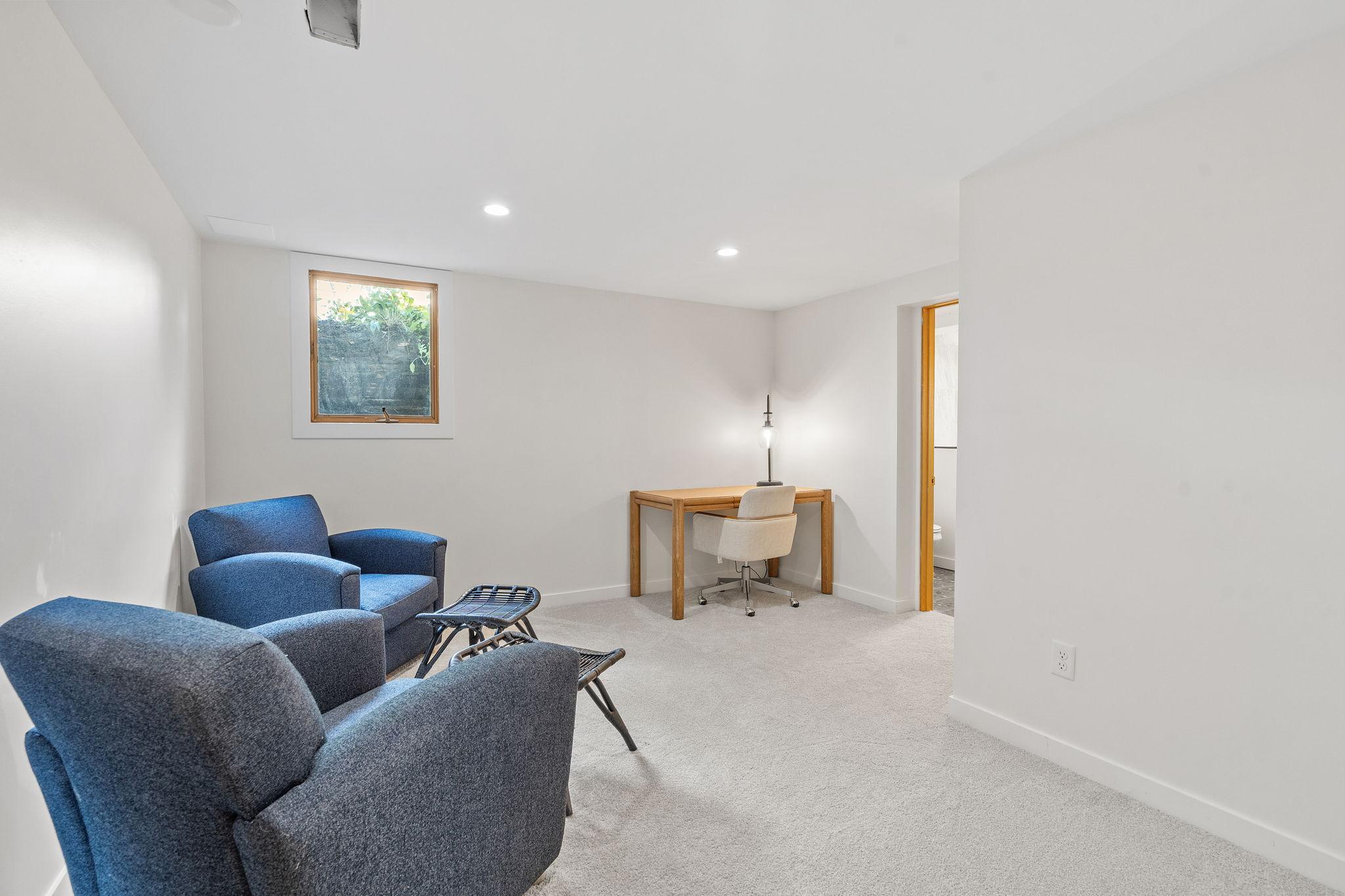 60-web-or-mls-620 Oak St-60.jpg