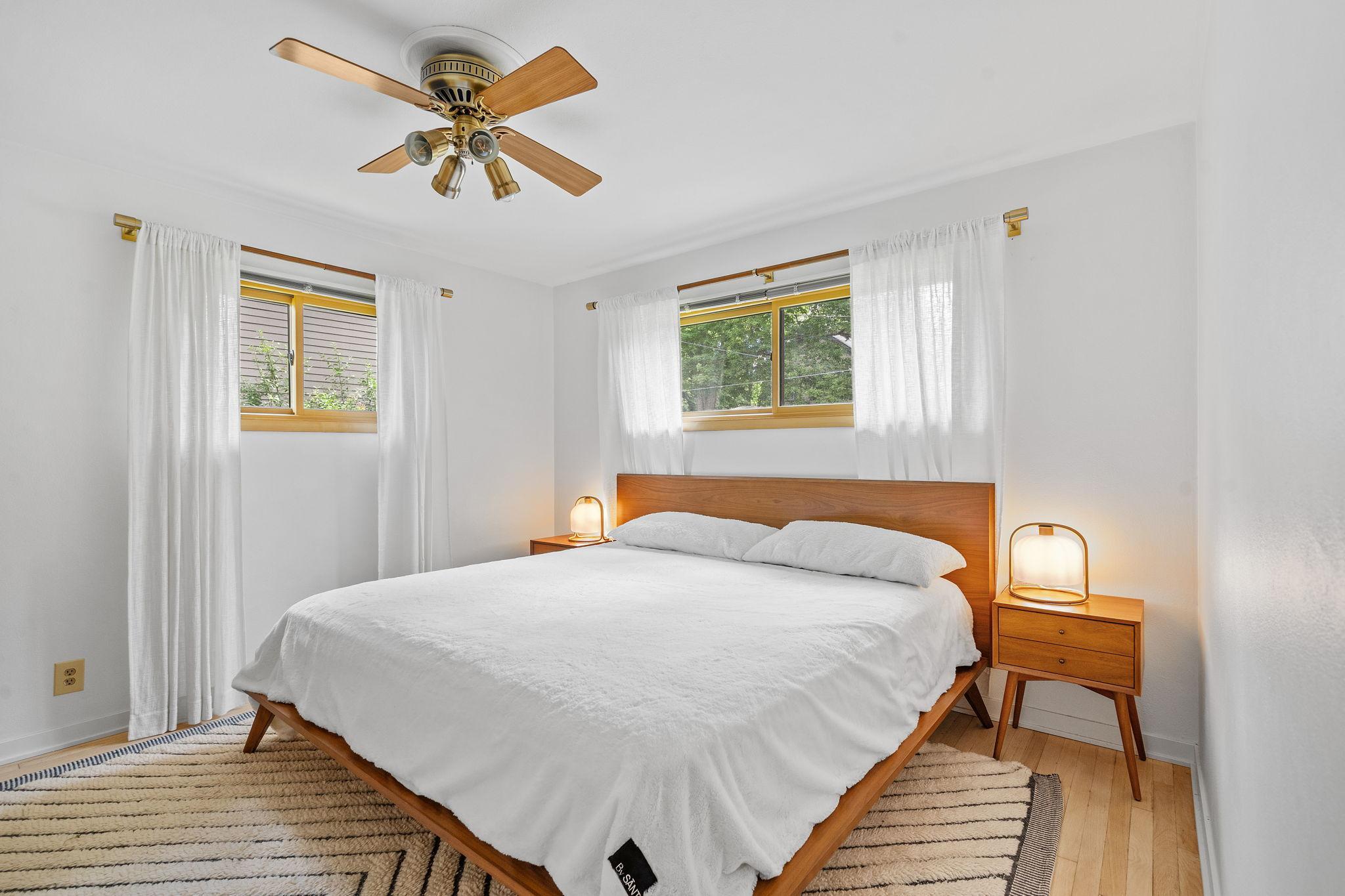 47-web-or-mls-620 Oak St-47.jpg