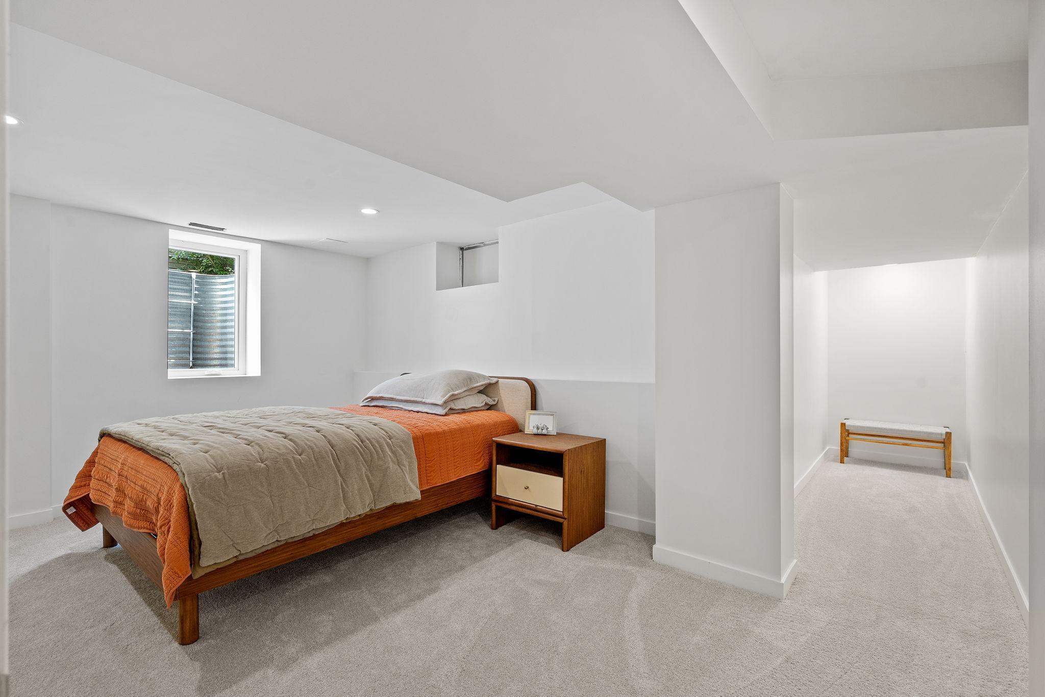 64-web-or-mls-620 Oak St-64.jpg