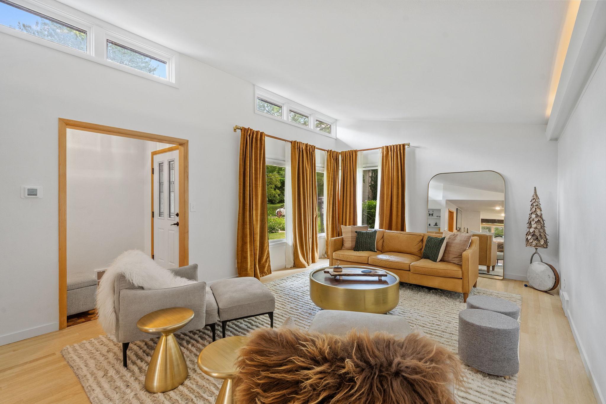 26-web-or-mls-620 Oak St-26.jpg