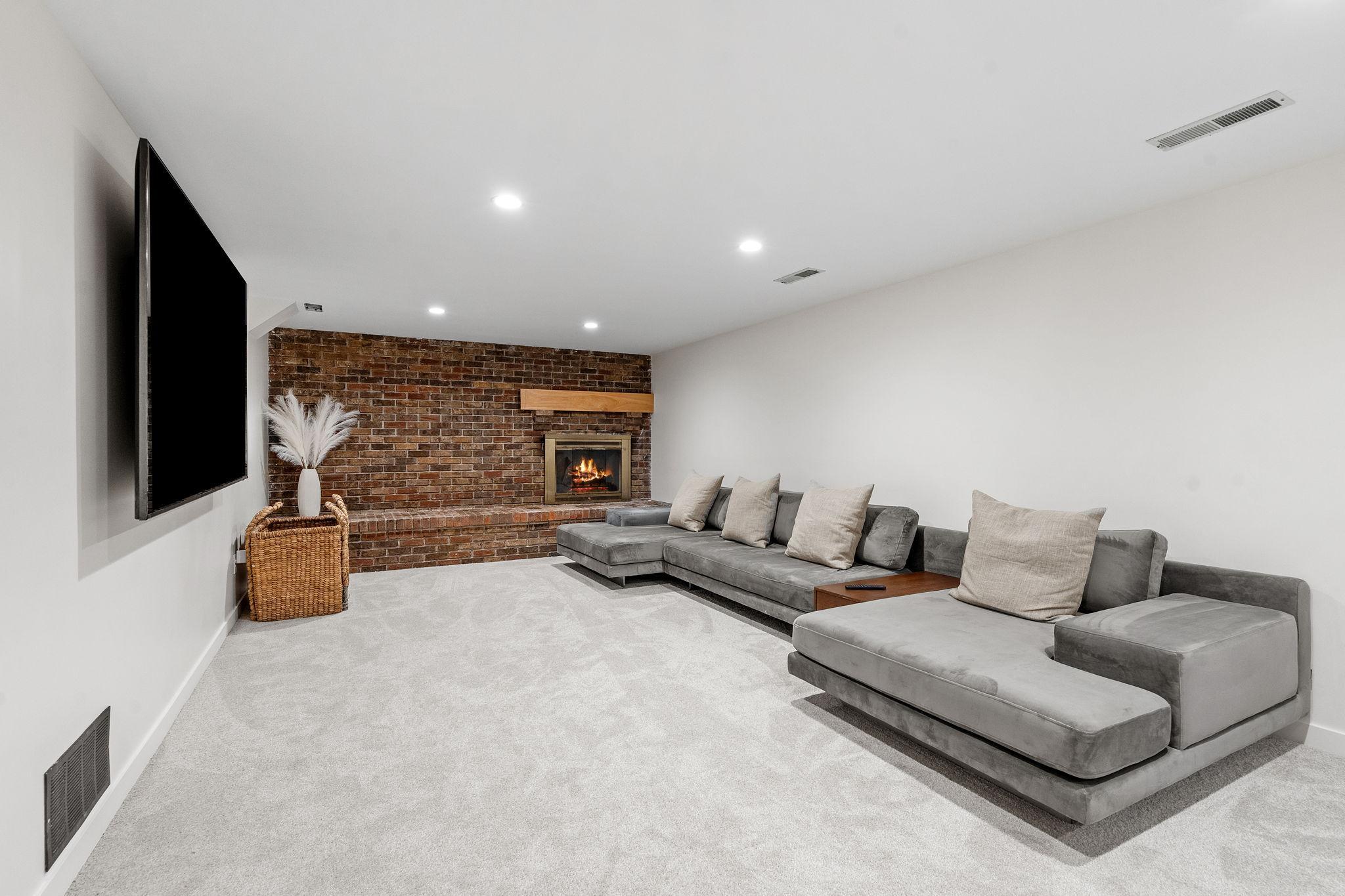 55-web-or-mls-620 Oak St-55.jpg